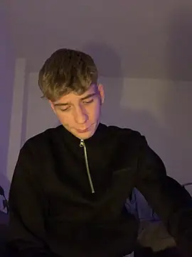 Snapshot of MiguelRausch chatting on 02/26/25, 05:50 MiguelRausch online show from 02/26/25, 05:50