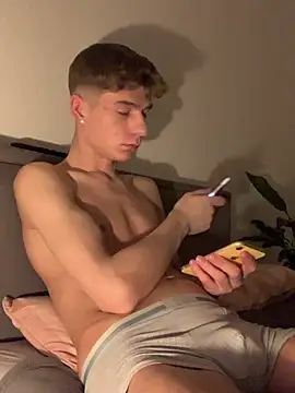 Snapshot of MiguelRausch chatting on 02/28/25, 08:50 MiguelRausch online show from 02/28/25, 08:50