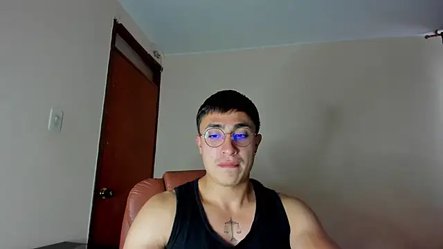 Snapshot of Leoknight chatting on 02/04/25, 10:02 Leoknight online show from 02/04/25, 10:02