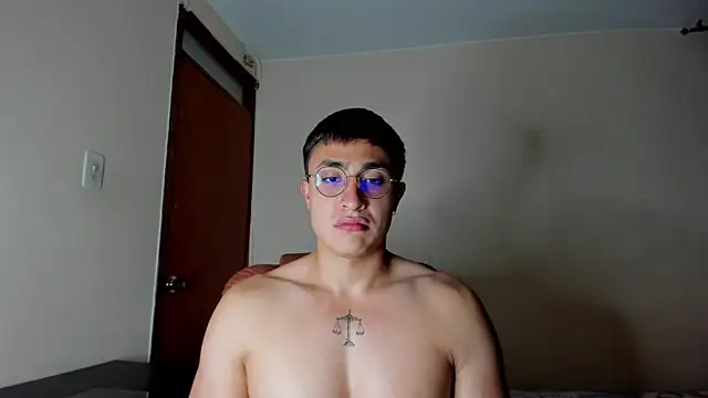 Snapshot of Leoknight chatting on 02/06/25, 12:11 Leoknight online show from 02/06/25, 12:11