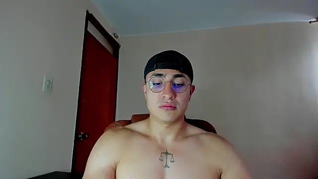 Snapshot of Leoknight chatting on 02/09/25, 08:02 Leoknight online show from 02/09/25, 08:02