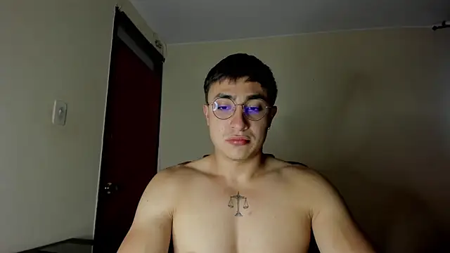 Snapshot of Leoknight chatting on 02/17/25, 10:58 Leoknight online show from 02/17/25, 10:58