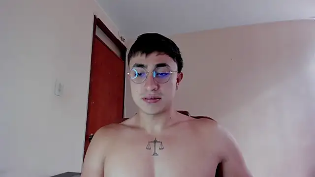 Snapshot of Leoknight chatting on 03/03/25, 09:05 Leoknight online show from 03/03/25, 09:05