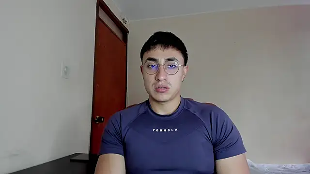 Snapshot of Leoknight chatting on 03/17/25, 09:34 Leoknight online show from 03/17/25, 09:34