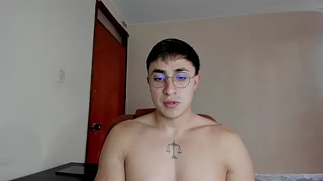 Snapshot of Leoknight chatting on 03/21/25, 10:06 Leoknight online show from 03/21/25, 10:06