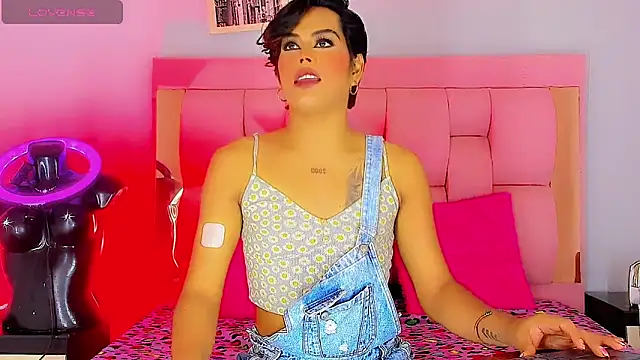 Aistrid gate online show from 10/18/25, 03:24