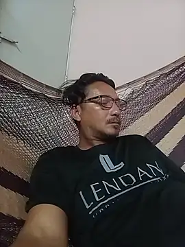 Andresguz35 online show from 10/30/25, 03:41