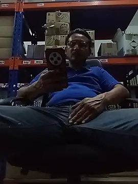 Andresguz35 online show from 10/30/25, 10:32