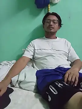 Andresguz35 online show from 02/06/26, 04:28