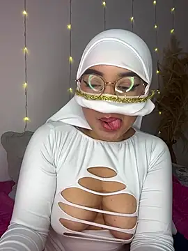 Maisa issa online show from 02/19/25, 04:33