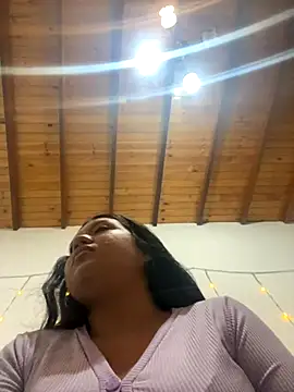 Maisa issa online show from 09/16/25, 01:23