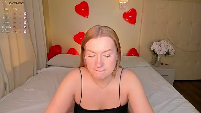 Emma  Leee online show from 02/18/25, 04:04