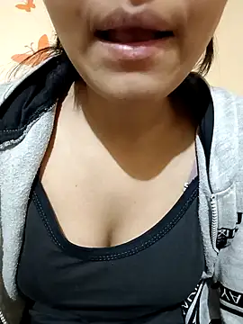 Snapshot of Sanaya_7 chatting on 12/05/24, 11:49 Sanaya 7 online show from 12/05/24, 11:49