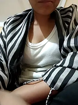 Snapshot of Sanaya_7 chatting on 12/21/24, 09:23 Sanaya 7 online show from 12/21/24, 09:23