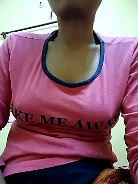 Snapshot of Sanaya_7 chatting on 01/08/25, 06:20 Sanaya 7 online show from 01/08/25, 06:20