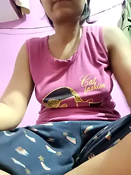 Snapshot of Sanaya_7 chatting on 10/07/25, 06:05 Sanaya 7 online show from 10/07/25, 06:05