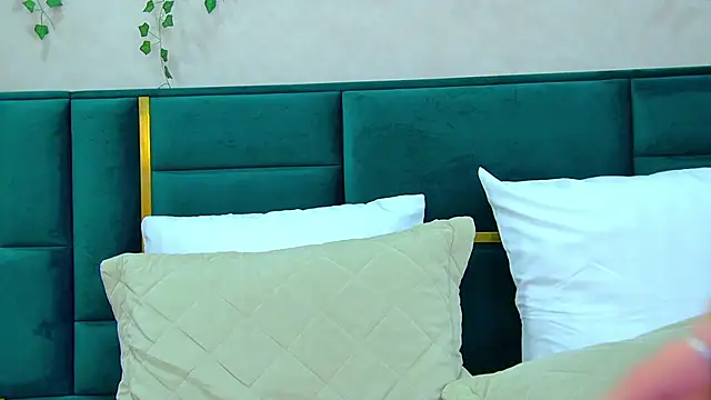 PollyLanders online show from 01/20/25, 02:11