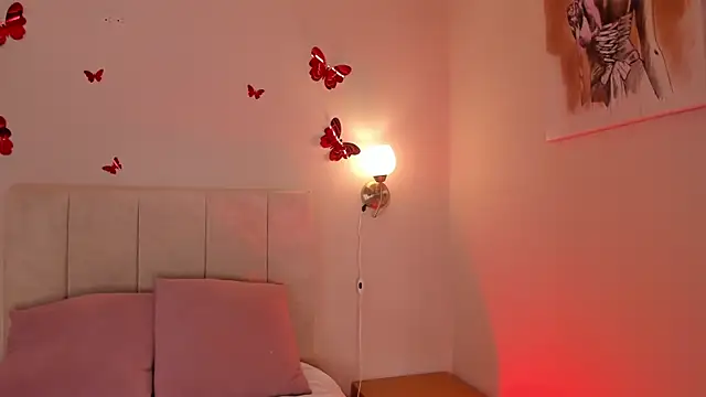 Snapshot of dani_skinny_ chatting on 03/21/25, 06:07 dani skinny online show from 03/21/25, 06:07