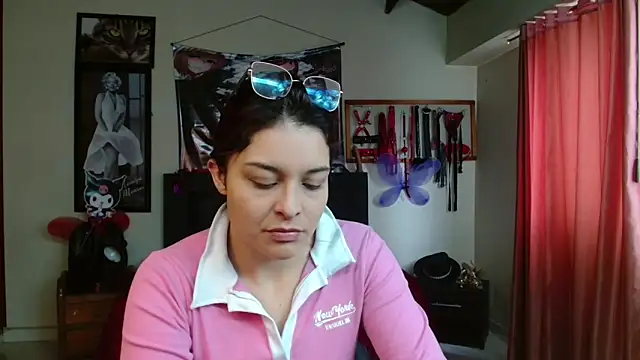 Snapshot of Marilynselxoveanalhard chatting on 05/06/26, 02:22 Marilynselxoveanalhard online show from 05/06/26, 02:22