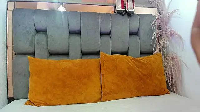 JESSYCORTES online show from 09/11/25, 01:55