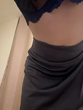 Snapshot of Sarah_cam06 chatting on 05/01/26, 02:27 Sarah cam06 online show from 05/01/26, 02:27