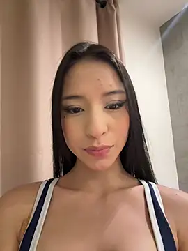 Snapshot of Sarah_cam06 chatting on 05/20/26, 11:55 Sarah cam06 online show from 05/20/26, 11:55