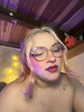 SophiaWeestt99 online show from 02/06/26, 04:28