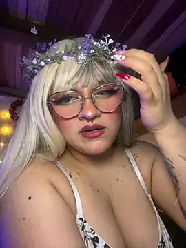 SophiaWeestt99 online show from 02/15/26, 05:37