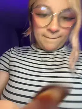 SophiaWeestt99 online show from 07/09/26, 03:43