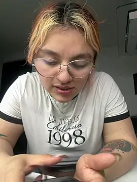 SophiaWeestt99 online show from 07/18/26, 04:05