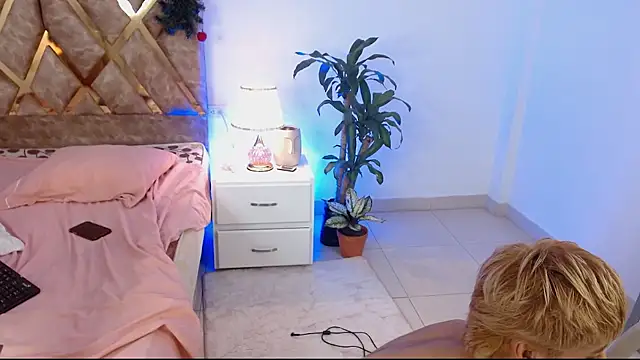 Tommyfoxboy online show from 12/20/24, 12:08