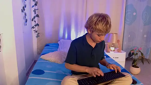 Tommyfoxboy online show from 12/29/24, 02:52