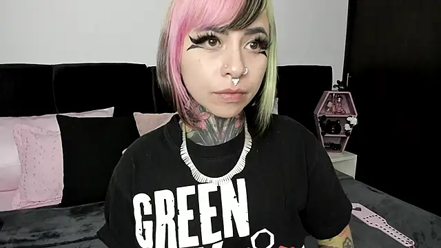 NikkiRamone online show from 02/11/25, 12:58