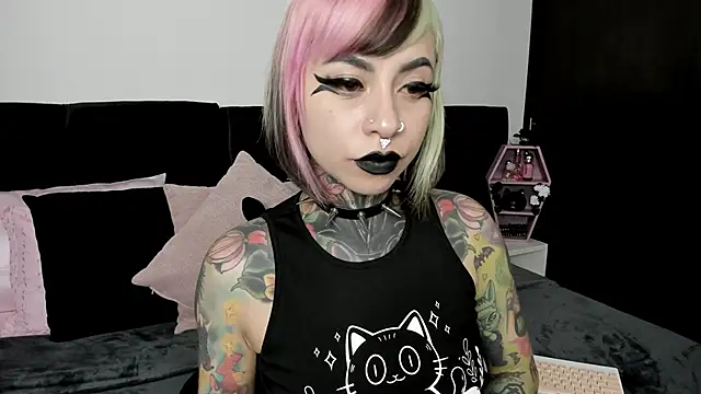 NikkiRamone online show from 02/13/25, 02:34