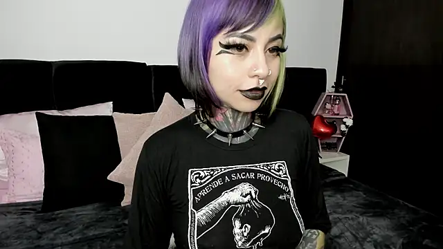 NikkiRamone online show from 02/15/25, 05:09