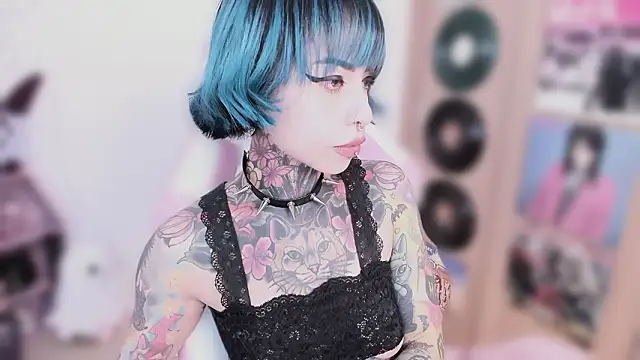 Snapshot of NikkiRamone chatting on 02/10/26, 10:30 NikkiRamone online show from 02/10/26, 10:30