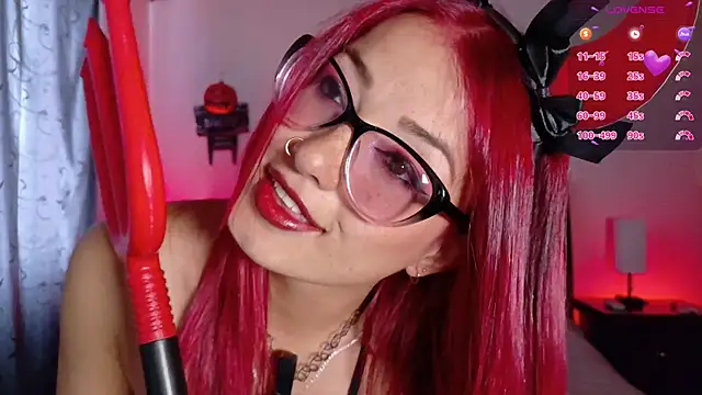 luccycollins  online show from 10/30/25, 02:07