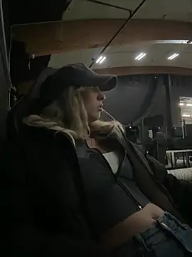 M1ssyk1ssy online show from 02/01/25, 08:16