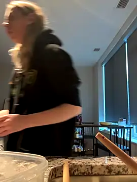 M1ssyk1ssy online show from 11/12/25, 10:30