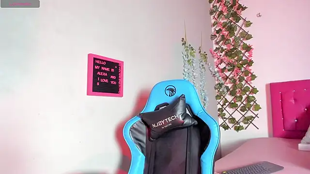 alexaa cutee online show from 01/06/25, 03:53