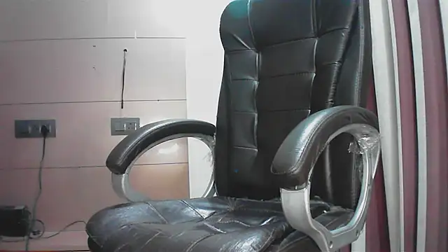 collage hoty online show from 11/25/25, 09:04