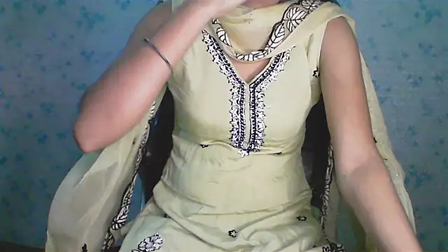 Snapshot of collage_hoty chatting on 06/21/26, 04:15 collage hoty online show from 06/21/26, 04:15