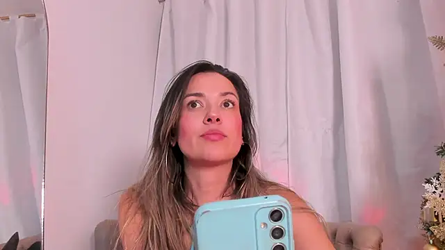 Snapshot of camilawm19 chatting on 12/11/24, 03:56 camilawm19 online show from 12/11/24, 03:56