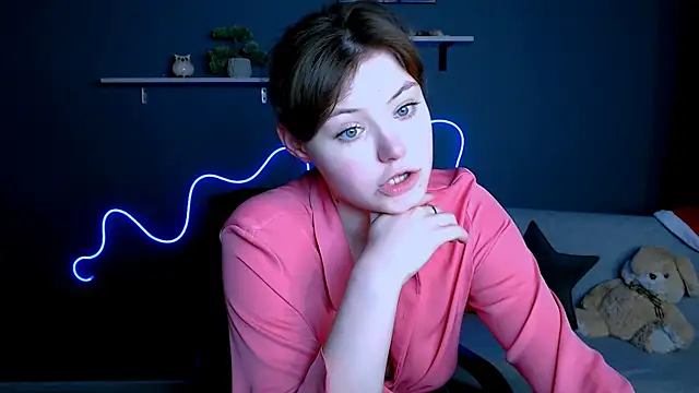 nikole kitt online show from 02/09/25, 05:19