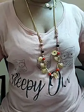 Snapshot of gaurika18 chatting on 03/19/25, 05:17 gaurika18 online show from 03/19/25, 05:17