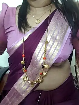 Snapshot of gaurika18 chatting on 10/21/25, 07:09 gaurika18 online show from 10/21/25, 07:09