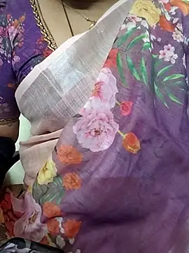 Snapshot of gaurika18 chatting on 11/02/25, 05:10 gaurika18 online show from 11/02/25, 05:10