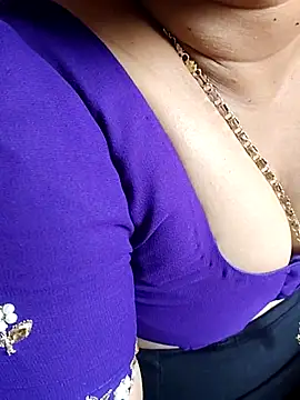 Snapshot of gaurika18 chatting on 03/17/26, 06:06 gaurika18 online show from 03/17/26, 06:06