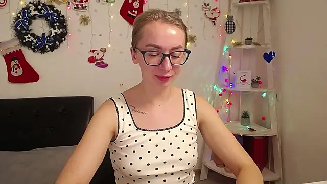 Snapshot of VasilisaSii chatting on 01/13/25, 03:26 VasilisaSii online show from 01/13/25, 03:26