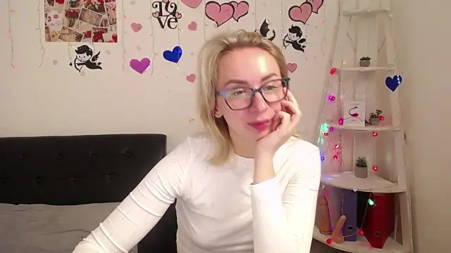 Snapshot of VasilisaSii chatting on 01/15/25, 06:43 VasilisaSii online show from 01/15/25, 06:43